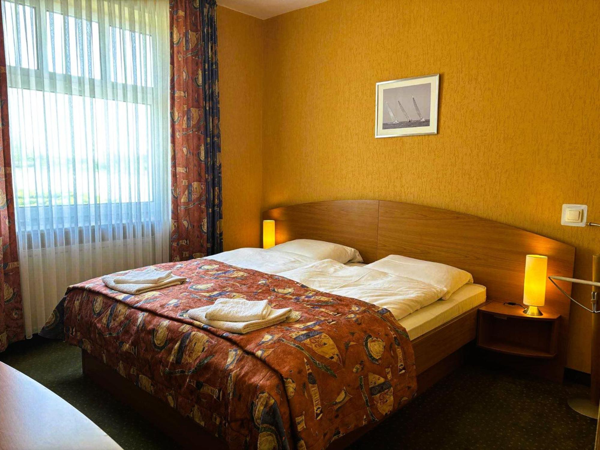Motel Petro Torzym Exterior photo